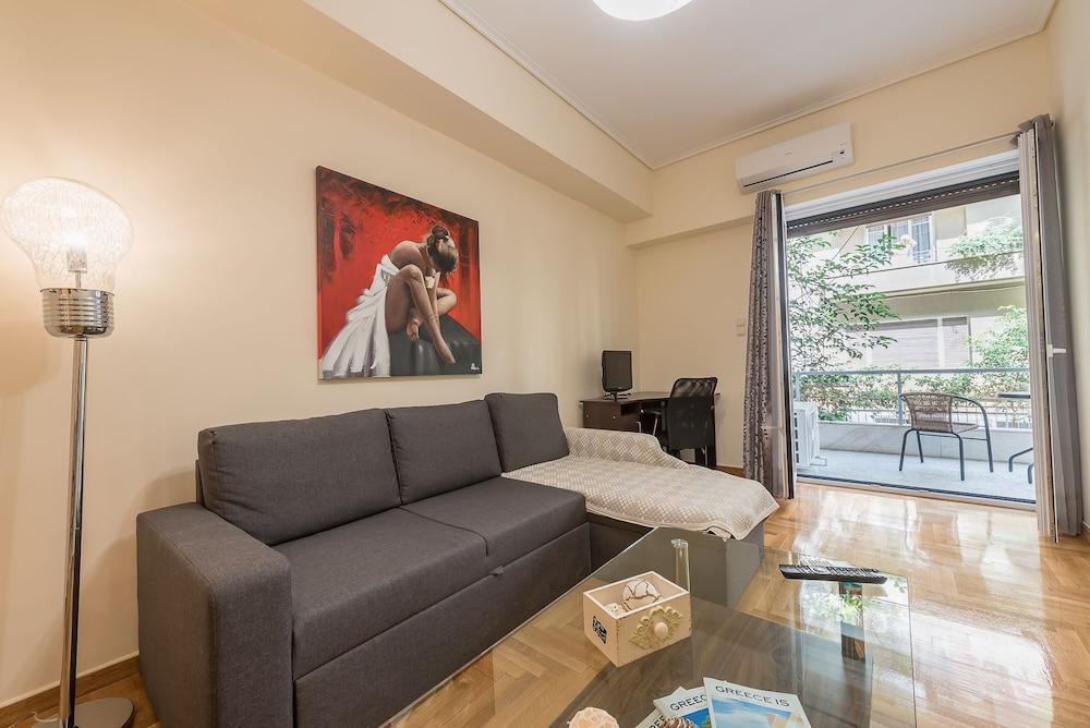 Elegant Home In Quiet Street By Cloudkeys เอเธนส์ ภายนอก รูปภาพ