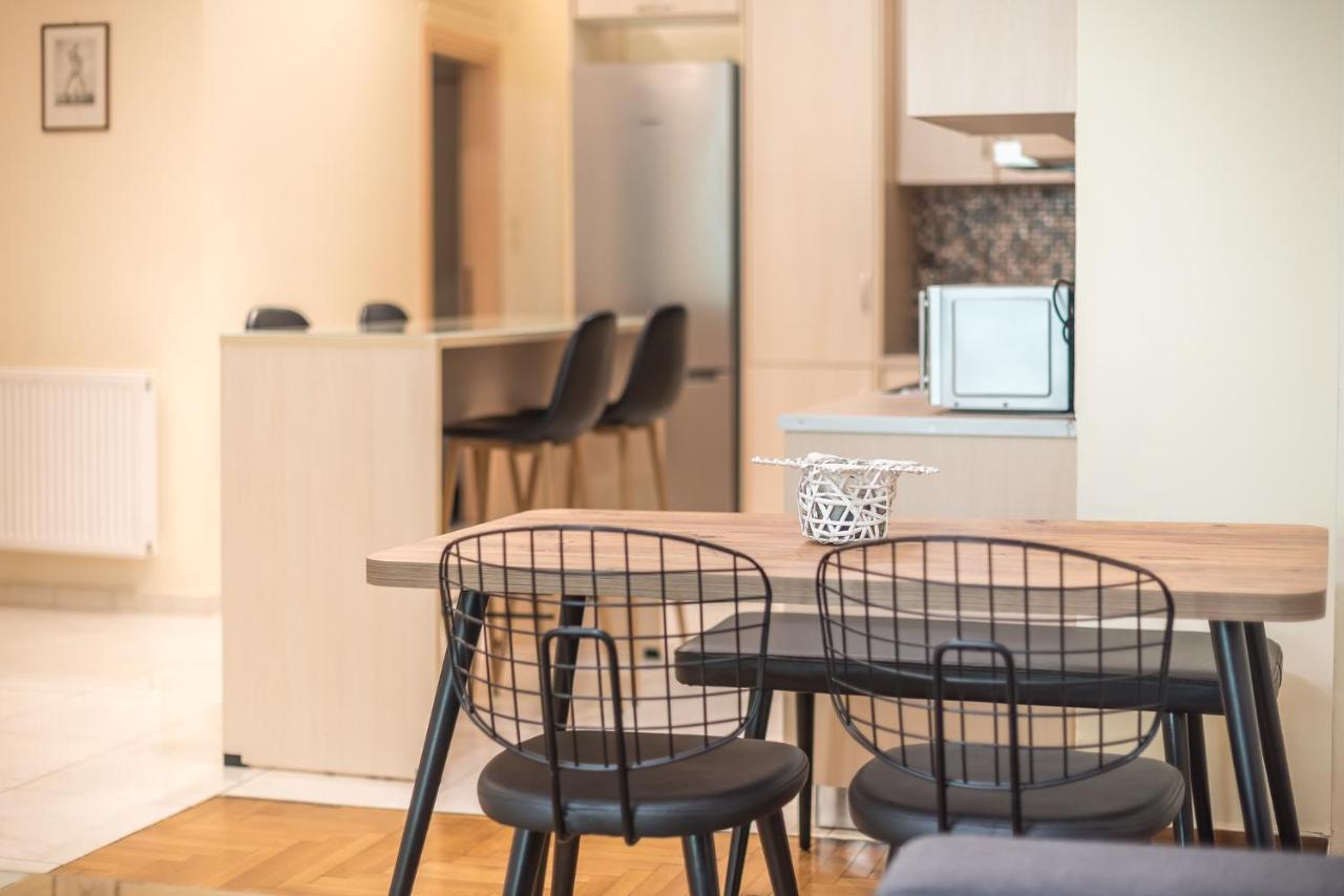 Elegant Home In Quiet Street By Cloudkeys เอเธนส์ ภายนอก รูปภาพ